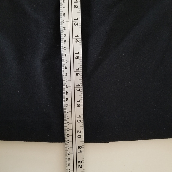 Holt Renfrew Pure Virgin Wool Black Pencil Skirt Lined Size 10 (tag) Fits 4/6 - Picture 8 of 8